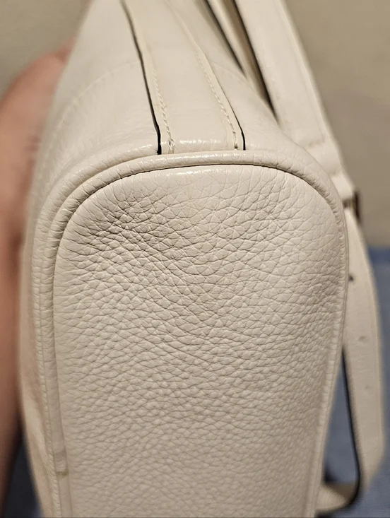 Coach Cream Pebbled Leather Shoulder Bag with Gold Chain Accent - Picture 5 of 9